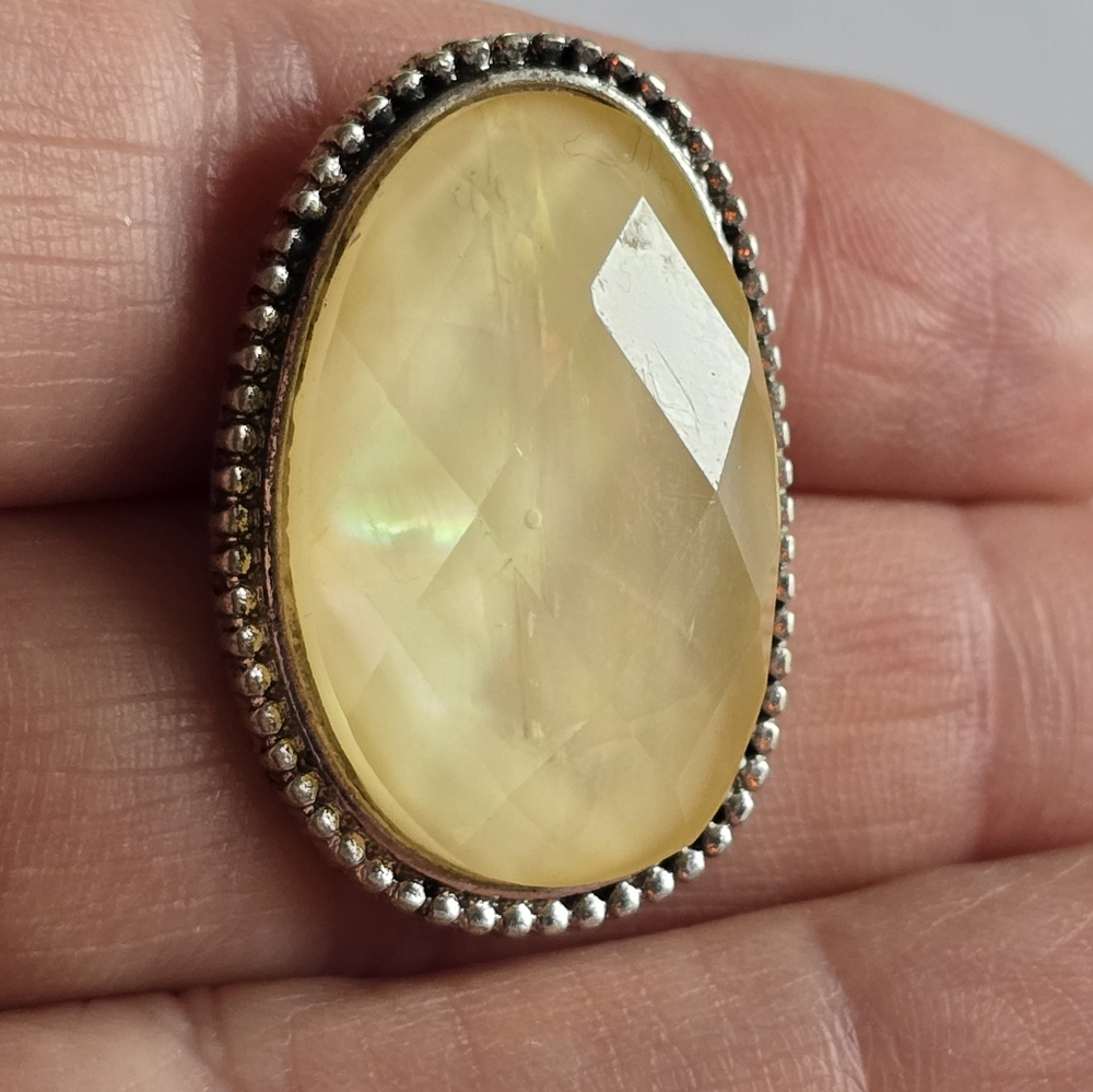Oval pin with pale yellow faceted faux gem silver tone brooch broach - Picture 7 of 10